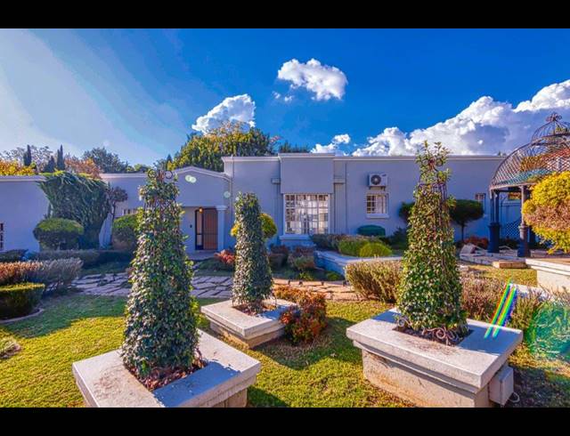 5 BEDROOM FREEHOLD TO LET IN BRYANSTON